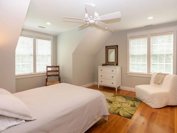 Cape Cod Home 994554