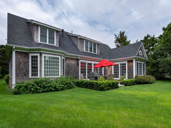 Cape Cod Home 994554