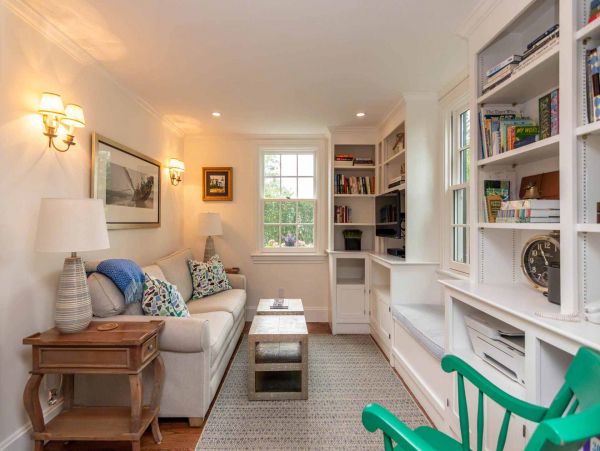 Cape Cod Home 994555