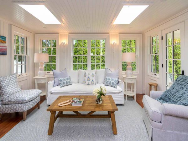 Cape Cod Home 994555