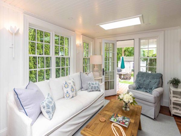 Cape Cod Home 994555