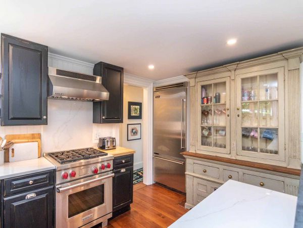 Cape Cod Home 994555