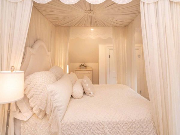 Cape Cod Home 994555