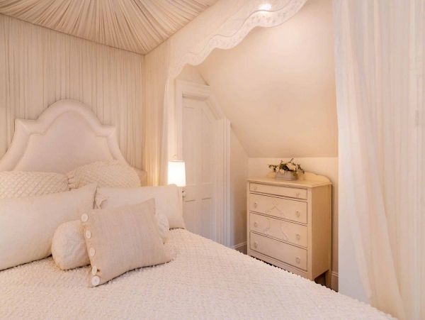 Cape Cod Home 994555