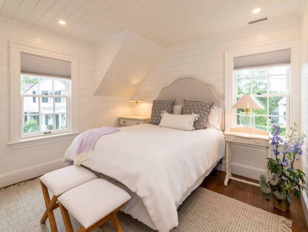 Cape Cod Home 994555