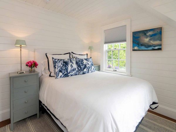 Cape Cod Home 994555