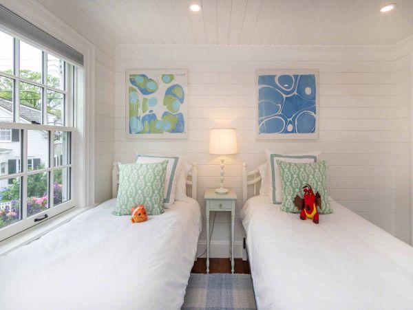 Cape Cod Home 994555