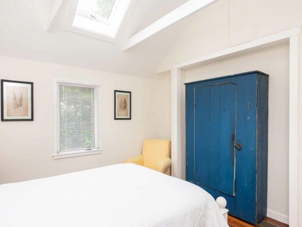 Cape Cod Home 994557