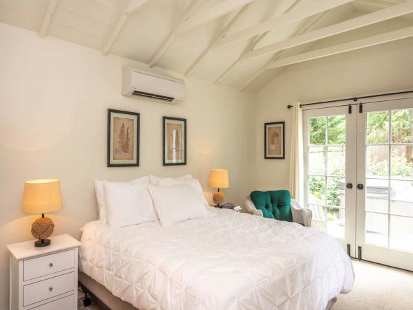 Cape Cod Home 994557