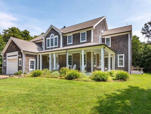 Cape Cod Home 994559