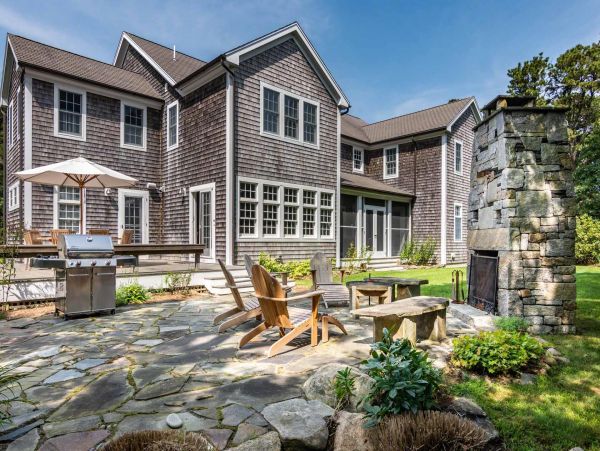 Cape Cod Home 994559