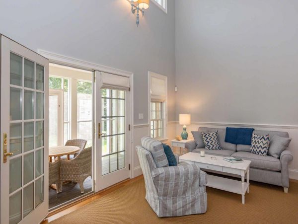 Cape Cod Home 994559