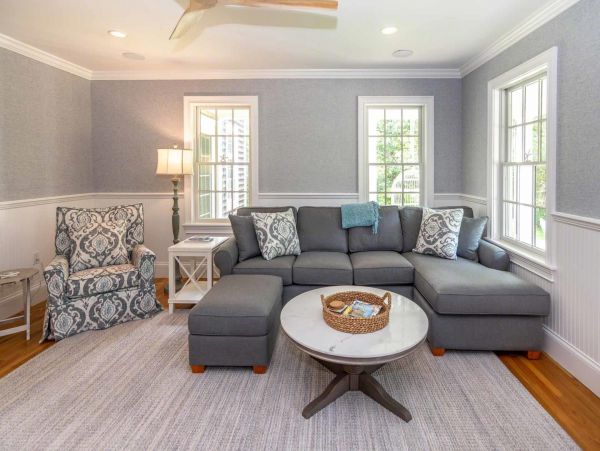 Cape Cod Home 994559