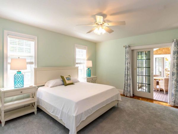 Cape Cod Home 994559