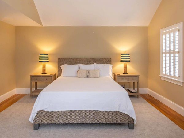 Cape Cod Home 994559
