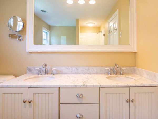 Cape Cod Home 994559
