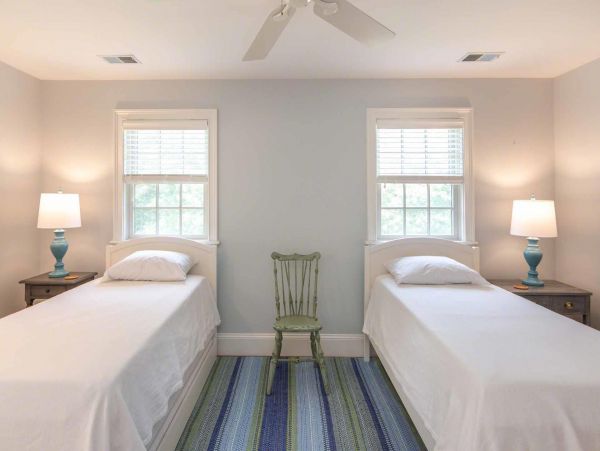 Cape Cod Home 994559