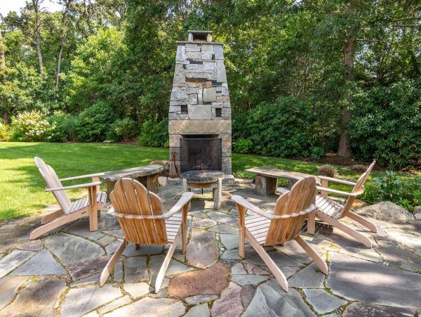 Cape Cod Home 994559