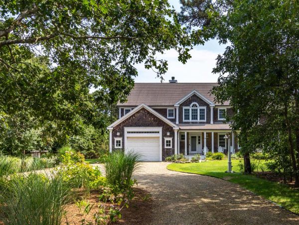 Cape Cod Home 994559