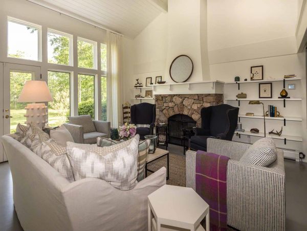 Cape Cod Home 994560
