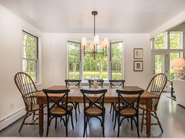 Cape Cod Home 994560