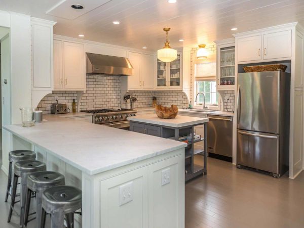 Cape Cod Home 994560
