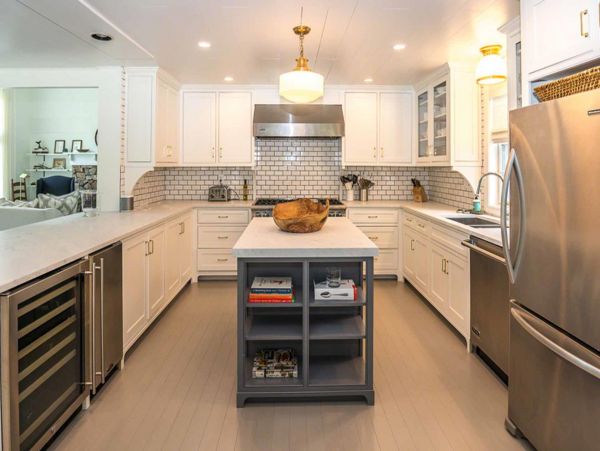 Cape Cod Home 994560