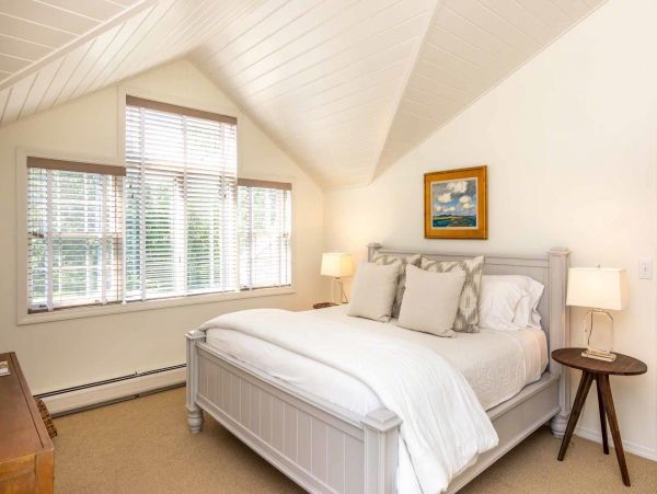 Cape Cod Home 994560