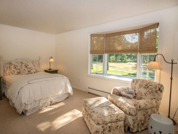 Cape Cod Home 994560