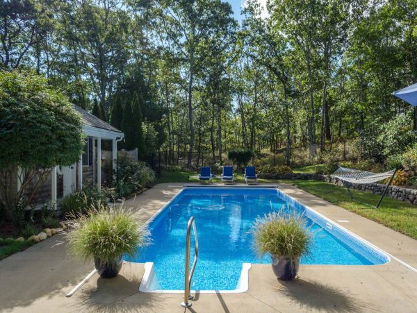 Cape Cod Home 994561