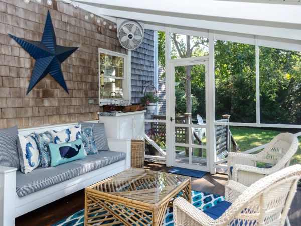 Cape Cod Home 994561