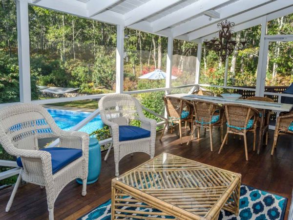 Cape Cod Home 994561