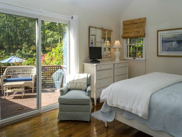 Cape Cod Home 994561