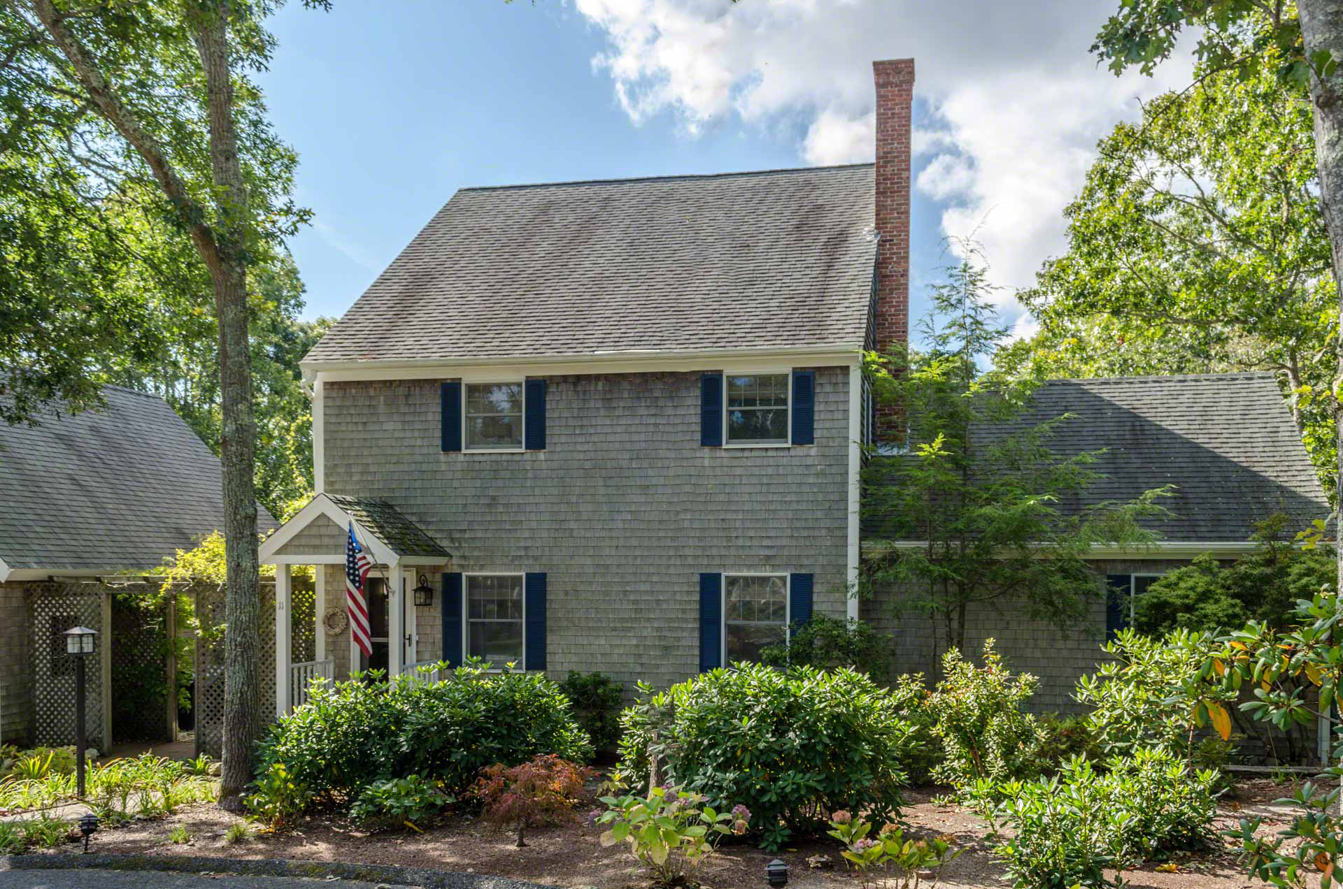Cape Cod Home 994561