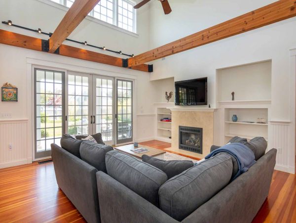 Cape Cod Home 994562