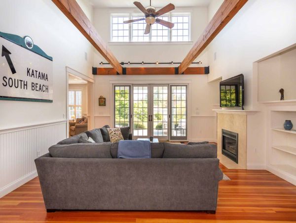 Cape Cod Home 994562