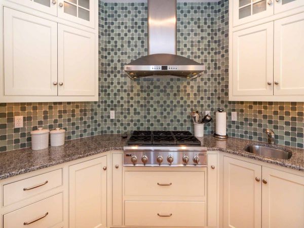 Cape Cod Home 994562