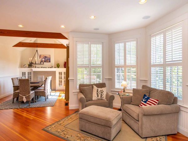 Cape Cod Home 994562