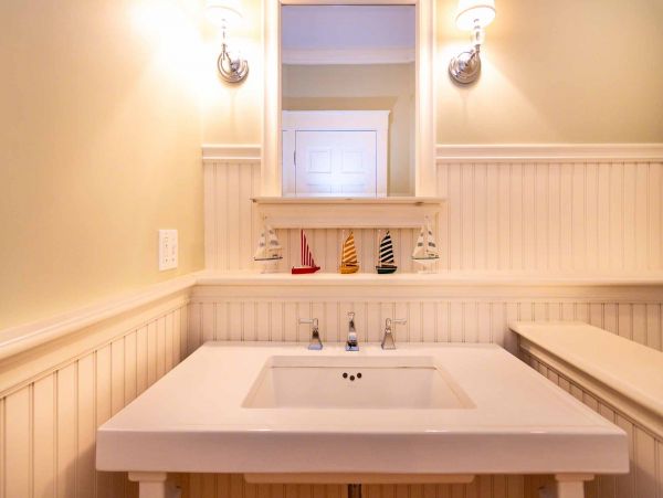 Cape Cod Home 994562