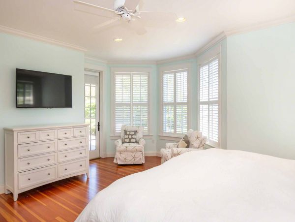 Cape Cod Home 994562
