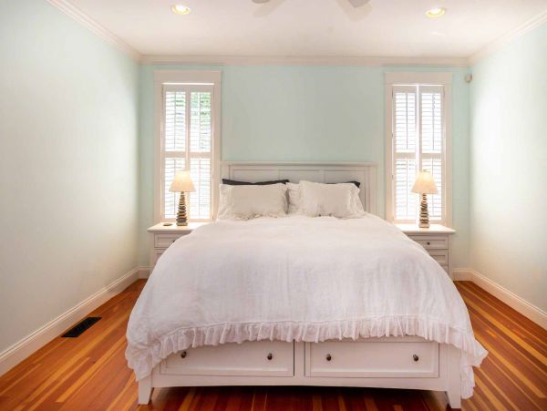 Cape Cod Home 994562