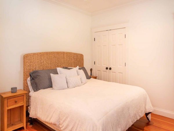 Cape Cod Home 994562