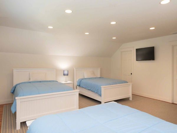 Cape Cod Home 994562