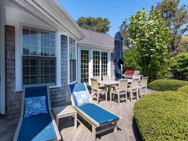 Cape Cod Home 994562