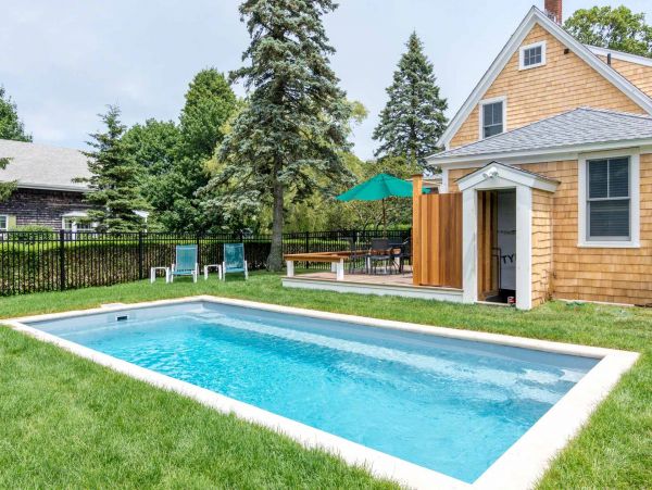Cape Cod Home 994563