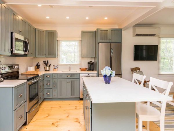 Cape Cod Home 994563