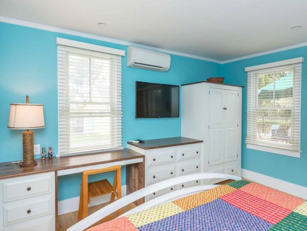 Cape Cod Home 994563