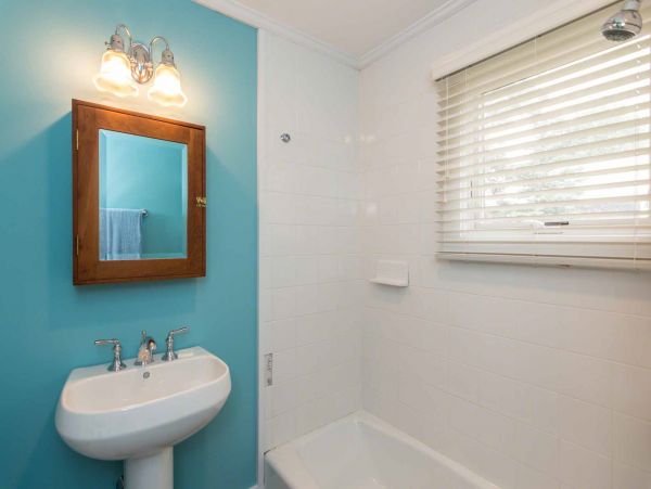 Cape Cod Home 994563