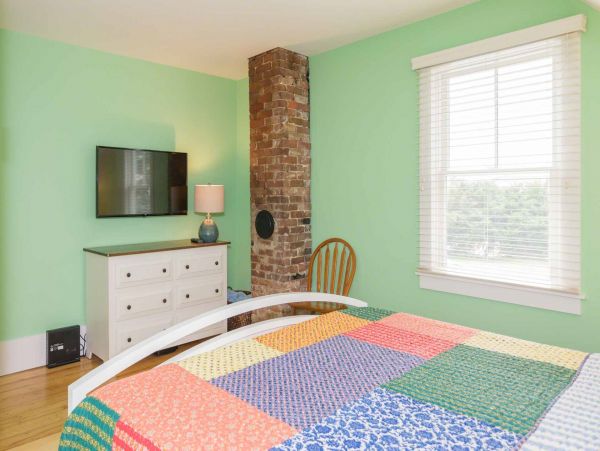 Cape Cod Home 994563