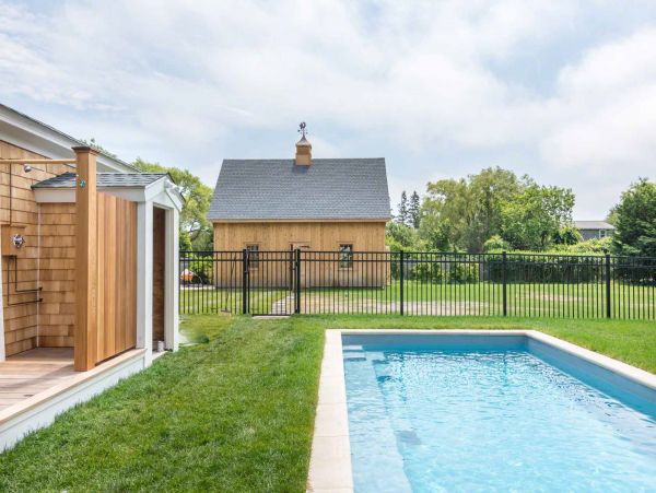 Cape Cod Home 994563